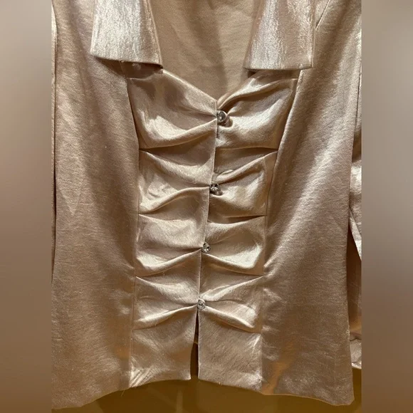 Dressbarn Collection: Elegant Cream Satin Blouse with Rouched Front size (14) - Picture 7 of 8